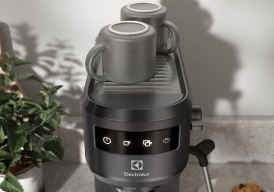 Electrolux Кофеварка рожоковая , 1л, молотый, ручной капуч, LED-дисплей, подогрев чашек, черный E6EC1-6BST фото