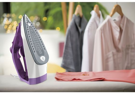 Tefal Праска Express Steam, 2400Вт, 270мл, паровий удар -165гр, постійна пара - 35гр, керам. підошва, фіолетовий FV2836E0 фото