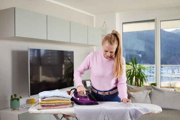 Gorenje Праска Gorenje, 2400Вт, 450мл, паровий удар -40гр, постійна пара - 180гр, автовимкнення, керам. підошва, бордовий SIK2400BKV фото