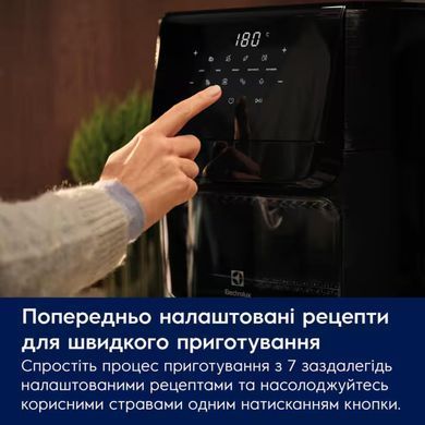 Electrolux Мультипіч 1800Вт, чаша-12л, сенсорне керування, 12 авто. програм, віконце, пластик, чорний EAF12B фото