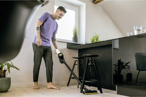 Karcher Пылесос беспроводный VC 4 Cordless myHome, конт пыль -0.65л, автон. раб. до 30мин, вес-2.4кг, белый 1.198-630.0 фото