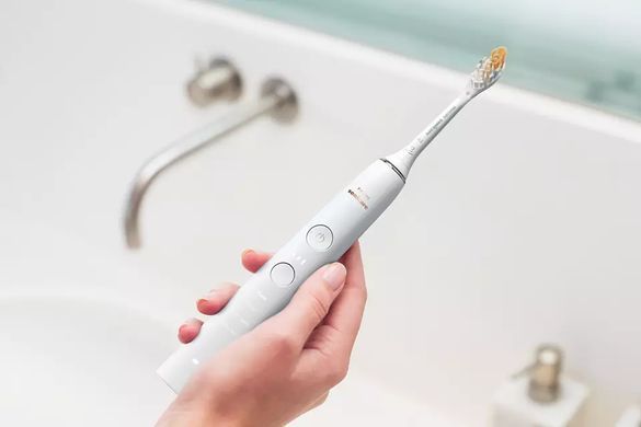 Philips Щетка зубная электр. Sonicare DiamondClean 9000 Series, 62т. колеб/мин, насадок-1, футляр, Bluetooth, белый HX9911/19 фото