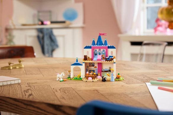 LEGO Конструктор LEGO Disney Princess Замок Попелюшки та її друзів-тварин 43283 фото