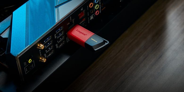 Накопичувач Kingston 128GB USB 3.2 Type-A Gen1 DT Exodia M Black Red DTXM/128GB фото