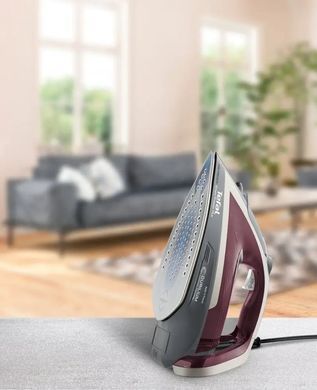 Утюг Tefal Smart Protect Plus, 2800Вт, 270мл, паровой удар -260гр, постоянный пар - 40гр, керам. подошва, серо-бордовый FV6870E0 фото