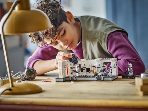 LEGO Конструктор Star Wars Посадка на борт Тантив IV 75387 фото