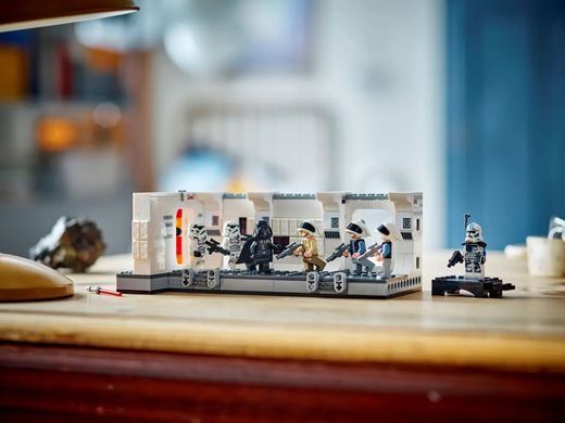 LEGO Конструктор Star Wars Посадка на борт Тантив IV 75387 фото