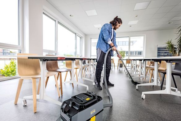 Karcher Профессиональный аккумуляторный пылесос T 10/1 Bp MODULAR RANGE! 36 В, 223 мбар, контейнер 10 л, 6,8 кг, без аккумулятора и зарядного устройства 1.527-352.0 фото
