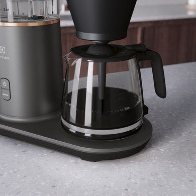 Electrolux Кавоварка крапельна, 1,25л, мелена, чорний E7CM1-4MTM фото