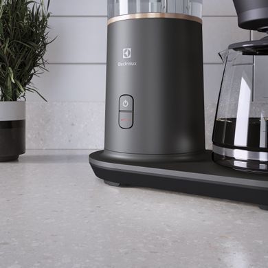 Electrolux Кавоварка крапельна, 1,25л, мелена, чорний E7CM1-4MTM фото