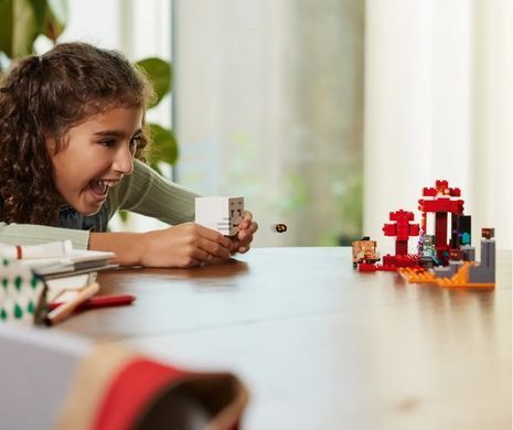 LEGO Конструктор Minecraft Засідка біля порталу в Нижній світ 21255 фото