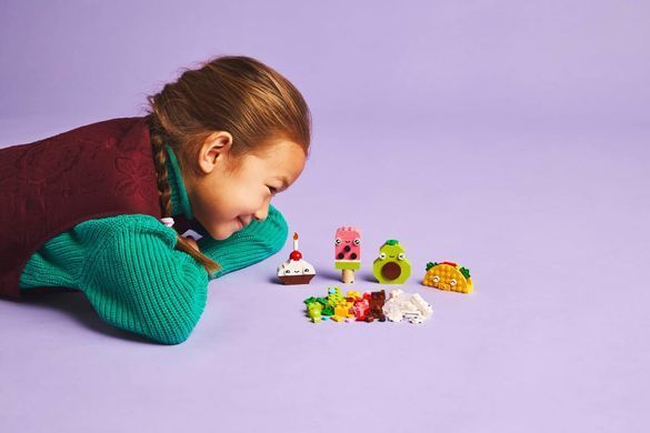 LEGO Конструктор LEGO Classic Творчі друзі з їжею 11039 фото