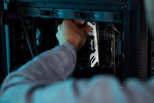 Kingston Память ПК DDR5 32GB 6400 FURY Renegade XMP Серый KF564C32RS-32 фото