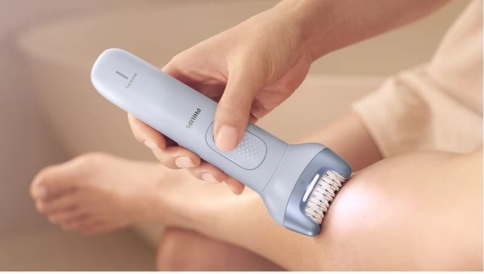 Philips Епілятор Philips Series 8000 дисковий, аккумул., пінцет.-32, волог.+сух., насадок-4, чохол біло-голубий BRE709/00 фото