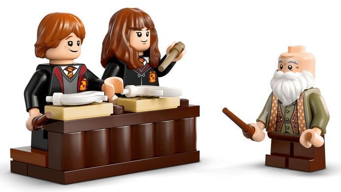 LEGO Конструктор LEGO Harry Potter Замок Гоґвортс: урок чарів 76442 фото