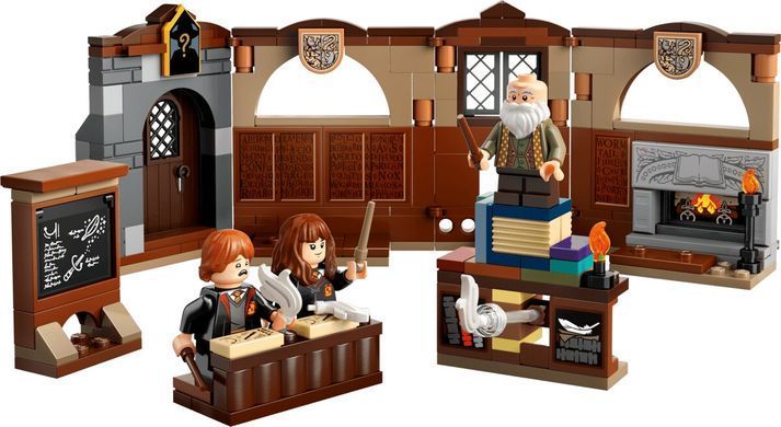 LEGO Конструктор LEGO Harry Potter Замок Гоґвортс: урок чарів 76442 фото