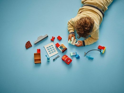LEGO Конструктор LEGO DUPLO Disney Візит МакКвіна в гараж Дока 10456 фото