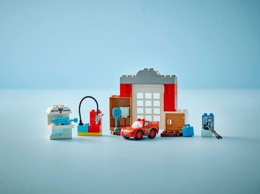 LEGO Конструктор LEGO DUPLO Disney Візит МакКвіна в гараж Дока 10456 фото