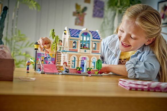 LEGO Конструктор LEGO Friends Родинний дім Ліан 42687 фото