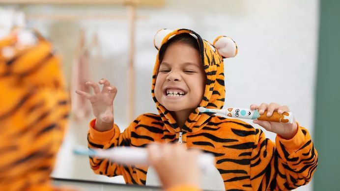 Philips Щетка зубная электр. Sonicare For Kids для детей , насадок-1, 2 комплекта наклеек HX3601/01 фото