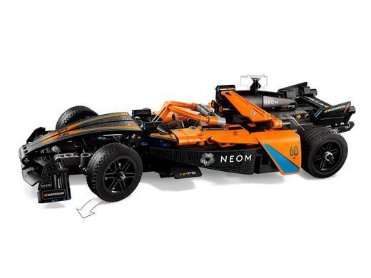 LEGO Конструктор Technic Автомобиль для гонки NEOM McLaren Formula E 42169 фото