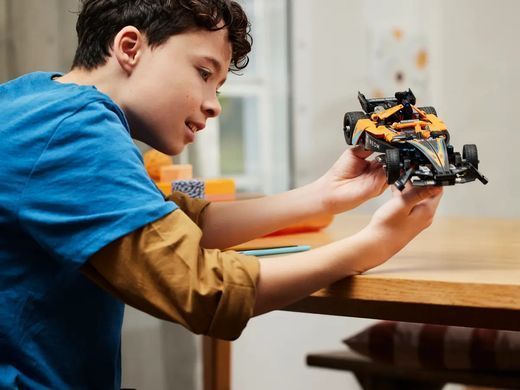 LEGO Конструктор Technic Автомобиль для гонки NEOM McLaren Formula E 42169 фото
