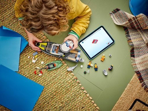LEGO Конструктор LEGO City Переслідування на поліцейському катері 60456 фото
