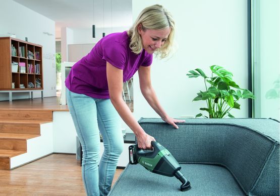 Bosch Пылесос аккумуляторный UniversalVac 18, 18В, 2.5Ач, 9кПа, 1.3кг 0.603.3B9.103 фото