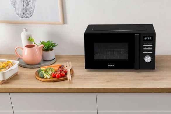 Gorenje Мікрохвильова піч Gorenje, 20л, електр. керув., 800Вт, гриль, дисплей, 11 програм, чорний MO20A4BH фото