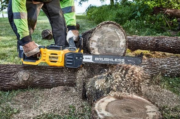 DeWALT Пила ланцюгова акумуляторна безщіткова 54В XR FLEXVOLT шина 50см OREGON 3/8 1.3мм 5.7кг без АКБ та ЗП DCMCS575N фото