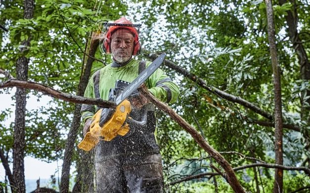 DeWALT Пила ланцюгова акумуляторна безщіткова 54В XR FLEXVOLT шина 50см OREGON 3/8 1.3мм 5.7кг без АКБ та ЗП DCMCS575N фото