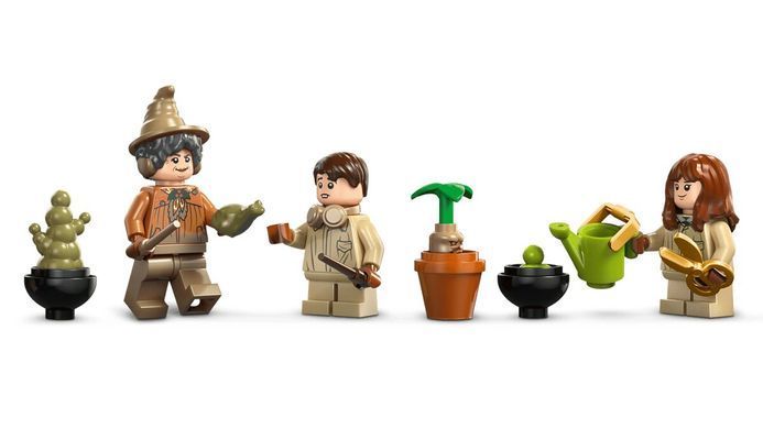 LEGO Конструктор LEGO Harry Potter Замок Гогвортс: урок гербології 76445 фото