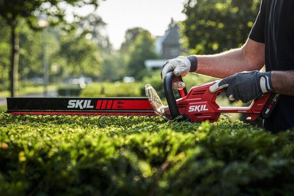 Skil 0440 CA бездротовий безщітковий кущоріз 20 В акумулятор 1x2,5 А&middot;год 55 см хід різання 20 мм 2,15 кг GH1E0440CA+BC1E3110AA фото
