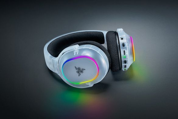 Razer Гарнітура ігрова Razer Barracuda X Chroma, BT/WL, RGB, Phantom White Ed. RZ04-05220400-R3M1 фото