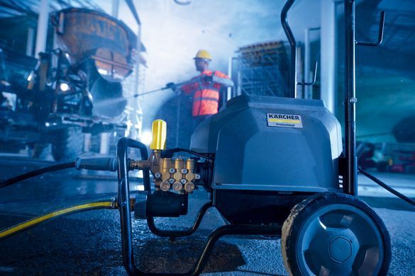 Karcher Мінімийка високого тиску HD 7/18-4 M Classic 5500Вт 3Фази 70-180бар 500-700л/год шланг 10м 49.18кг 1.367-902.0 фото