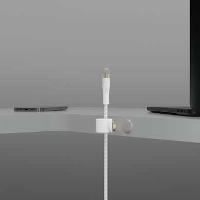 Belkin Кабель USB-С - Lightning BRAIDED SILICONE 1m White CAA011BT1MWH фото