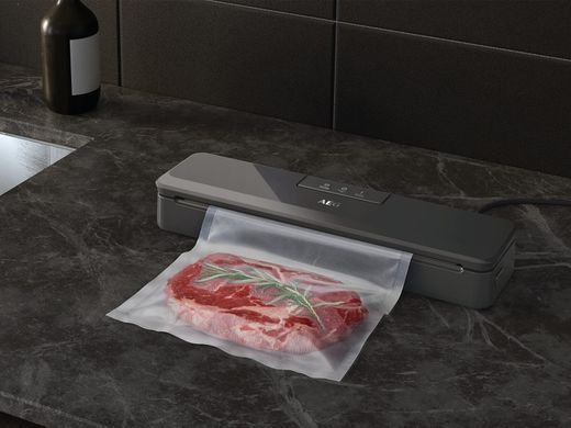 Electrolux Вакууматор для рулонів, пакетів і контейнерів, 80Вт, 30см, електронне керування, +10 пакетів, пластик, чорний VS4-1-4AG фото