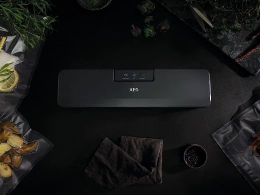 Electrolux Вакууматор для рулонів, пакетів і контейнерів, 80Вт, 30см, електронне керування, +10 пакетів, пластик, чорний VS4-1-4AG фото