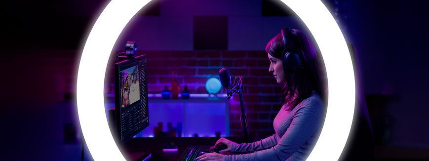 Razer Вебкамера Kiyo X FullHD, 30fps, auto focus, чёрный RZ19-04170100-R3M1 фото