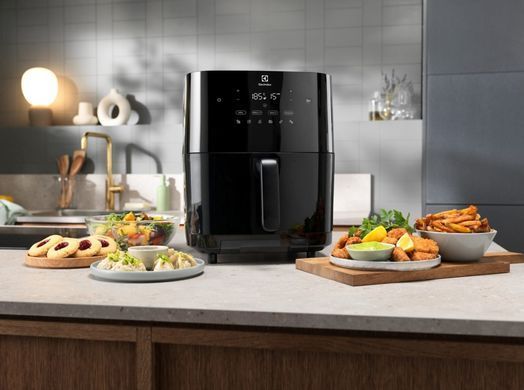 Electrolux Мультипіч 1800Вт, чаша-7л, сенсорне керування, 6 авто. програм, пара, пластик, чорний EAF7SB фото