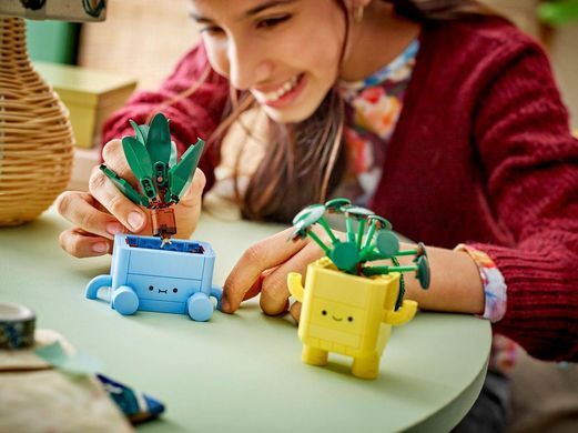 LEGO Конструктор LEGO Botanicals Щасливі рослини 10349 фото