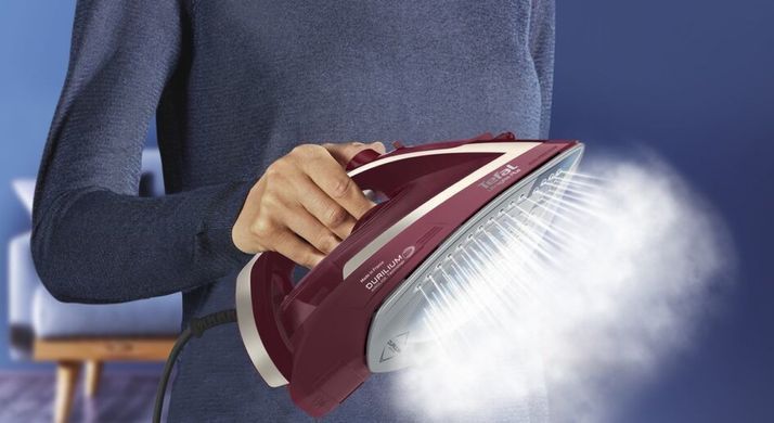 Праска Tefal Ultragliss Plus, 2800Вт, 270мл, паровий удар -260гр, постійна пара - 50гр, керам. підошва, бордовий FV6820E0 фото