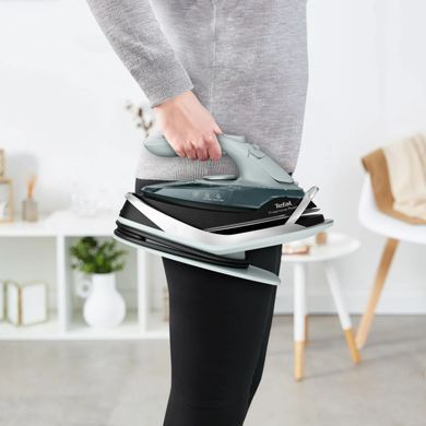Tefal Tefal iron Freemove Power Cordless, 2600W, 250ml, steam boost -220g, constant steam - 40g, Anti-calc, ceramic soleplate, green FV6670E0 фото