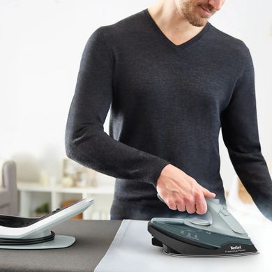 Tefal Tefal iron Freemove Power Cordless, 2600W, 250ml, steam boost -220g, constant steam - 40g, Anti-calc, ceramic soleplate, green FV6670E0 фото