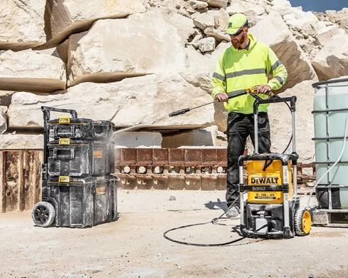 DeWALT Мінімийка високого тиску акумуляторна XR 2х18 В 165бар 300л/год шланг 6м 10.9кг без АКБ та ЗП DCMPW1600N фото