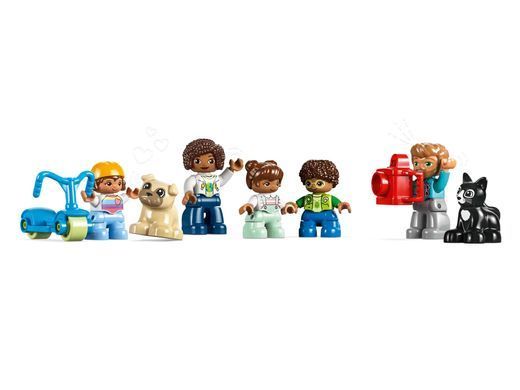 LEGO Конструктор DUPLO Town Семейный дом 3 в 1 10994 фото