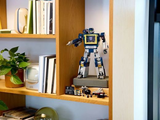 LEGO Конструктор LEGO Icons Transformers: Саундвейв 10358 фото