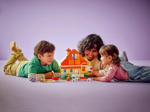 LEGO Конструктор LEGO DUPLO Bluey Родинний дім Блуї із грою на запам'ятовування 10459 фото
