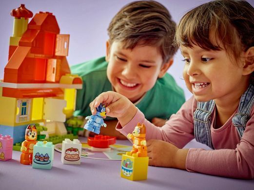 LEGO Конструктор LEGO DUPLO Bluey Родинний дім Блуї із грою на запам'ятовування 10459 фото