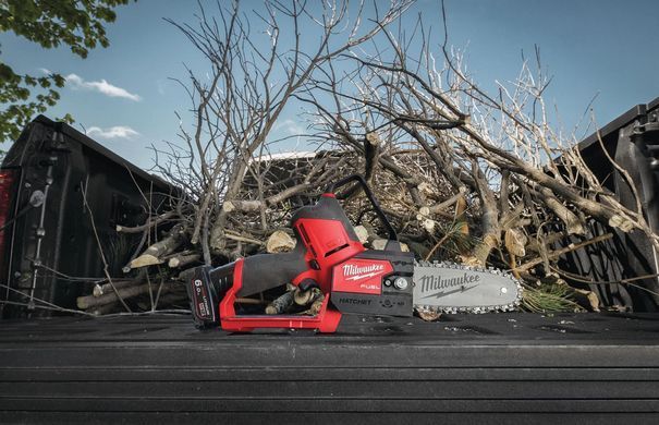 Milwaukee Пила цепная аккумуляторная M12 FUEL FHS-602X 12В 2х6А&middot;час шина 15см кейс 1.9кг 4933472212 фото